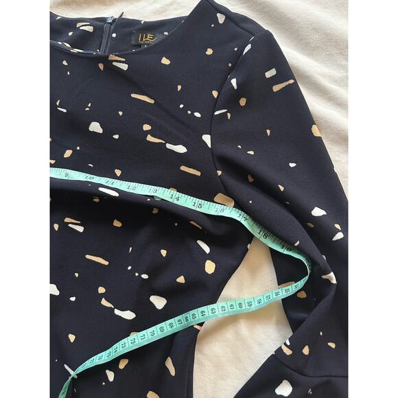 ILE New York Black White Tan Abstract Print Bell Sleeve Dress Size 8 - Picture 2 of 8